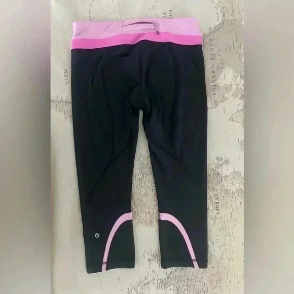 Lululemon Run: Inspire Crop II *ALLUX
Wee Stripe Black Vintage Pink Pow Pink Lt - Picture 10 of 16